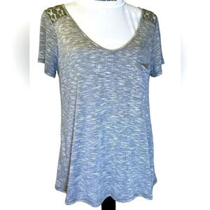 Neon Soul Women’s Clover Green & Gray Lace Shoulder Short Sleeve Tee